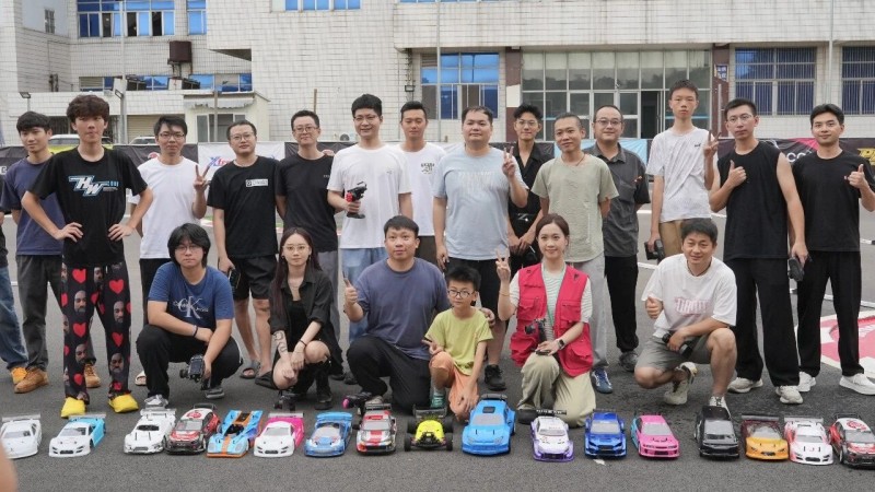 1/10平路遥控车邀请赛全员合影