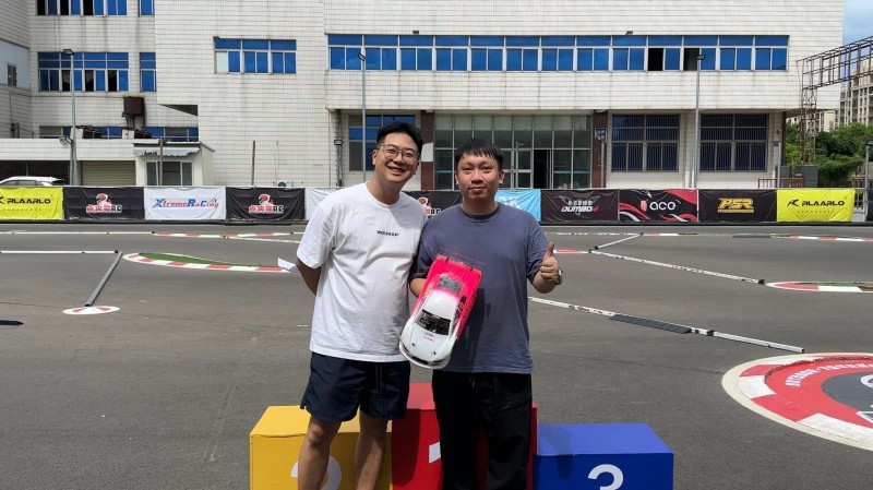 1/10平路遥控车邀请赛选手合影